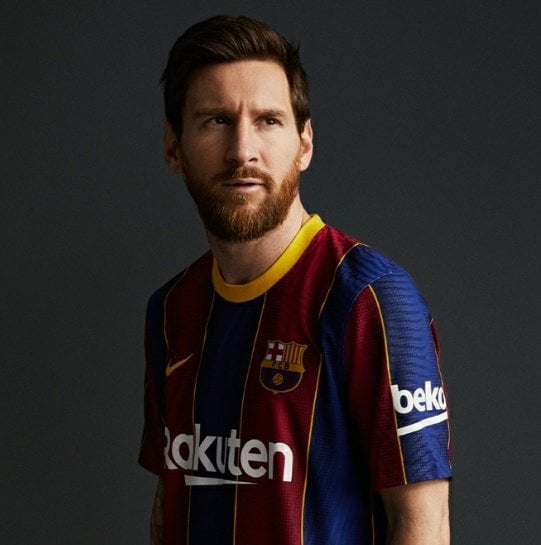 Barcelona presenta la camiseta que usará en la próxima temporada
