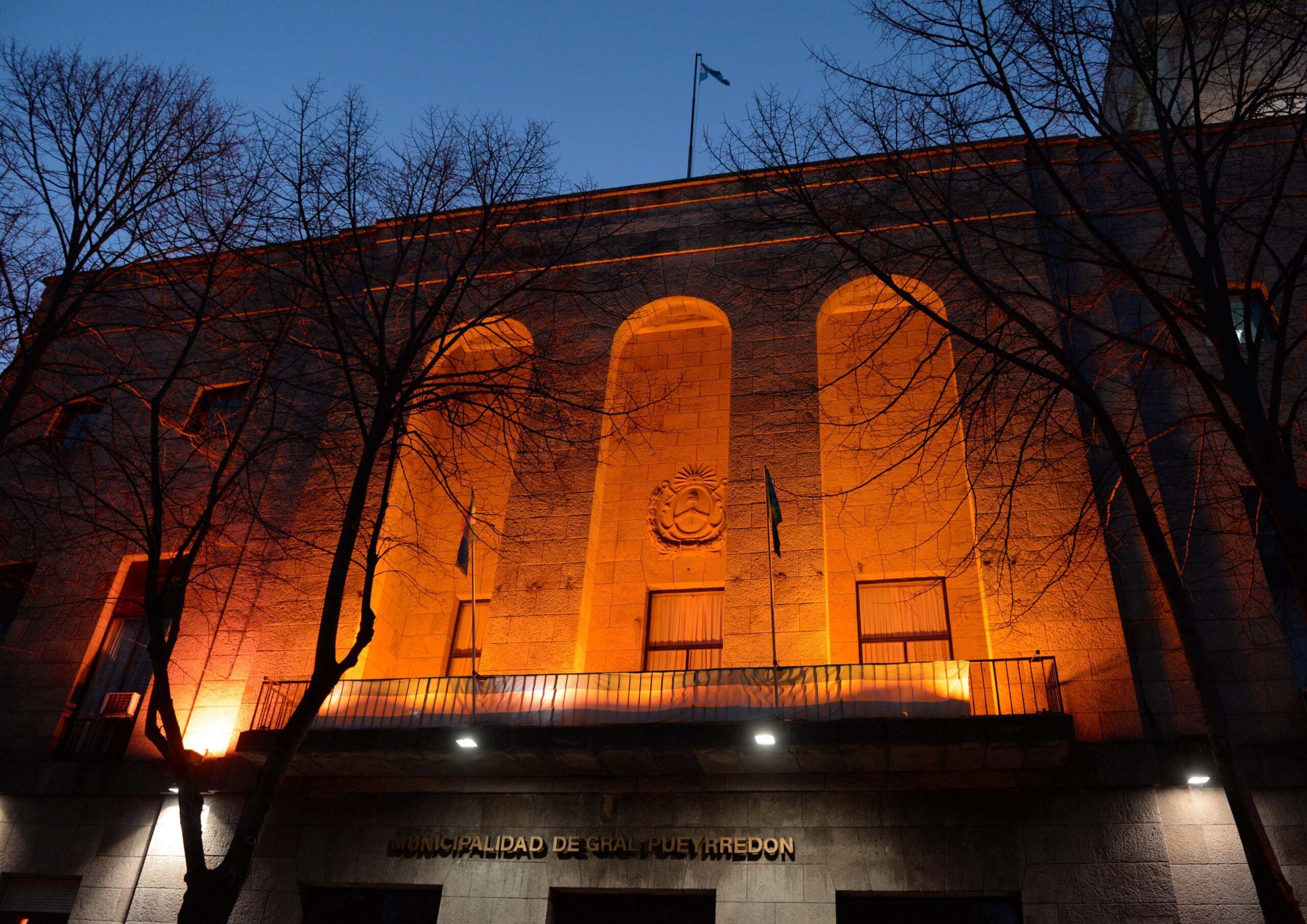 El Palacio Municipal se vistió de naranja para hacer visible el TDAH