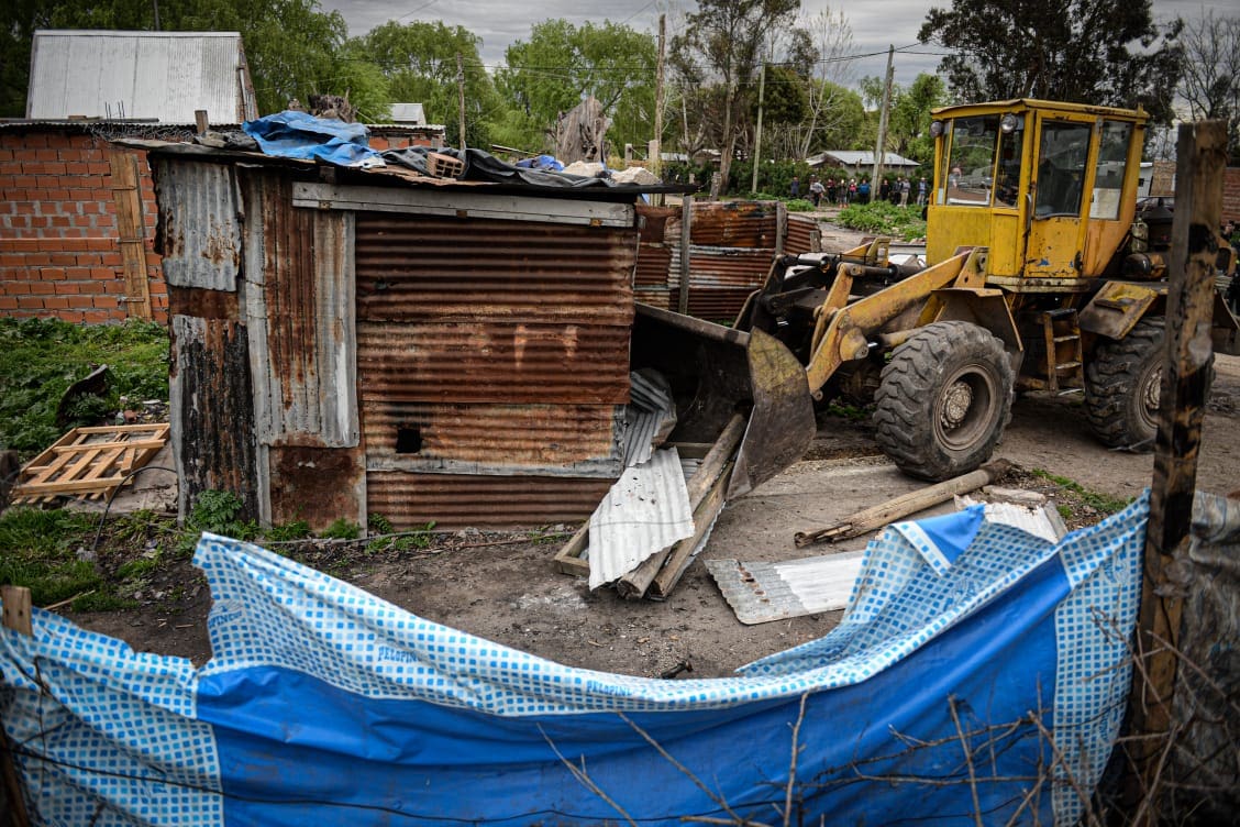 Foto MGP Derriban bunker en Alto Camet