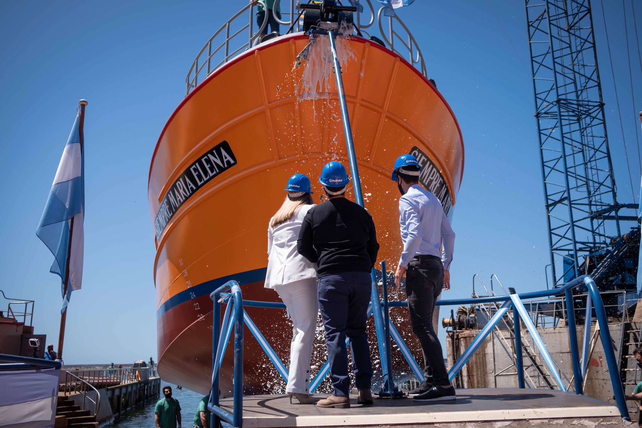 Botaron un nuevo barco pesquero en Mar del Plata