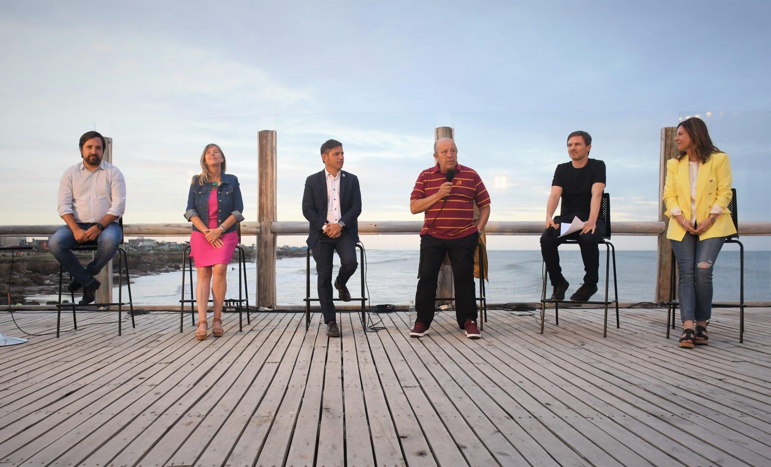 El gobernador Kicillof y el intendente Paredi brindaron una conferencia en Santa Clara del Mar