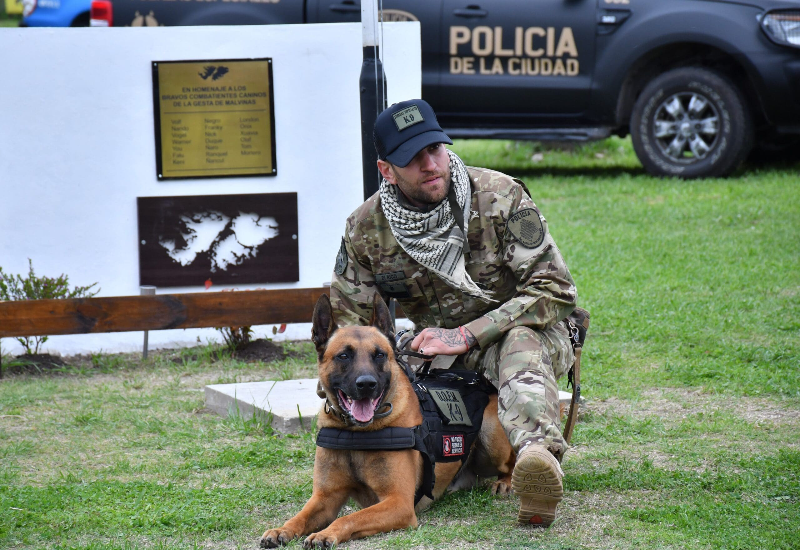 Cómo se entrenan los perros superagentes de la Policía que previenen delitos y detectan explosivos