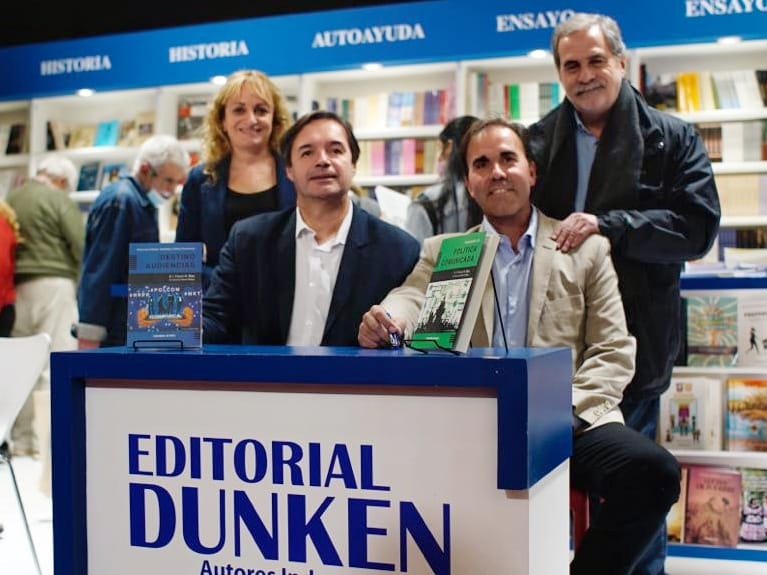 Con la presencia de Carlos Fara se presentó el libro marplatense «Destino Audiencias» en la Feria del Libro