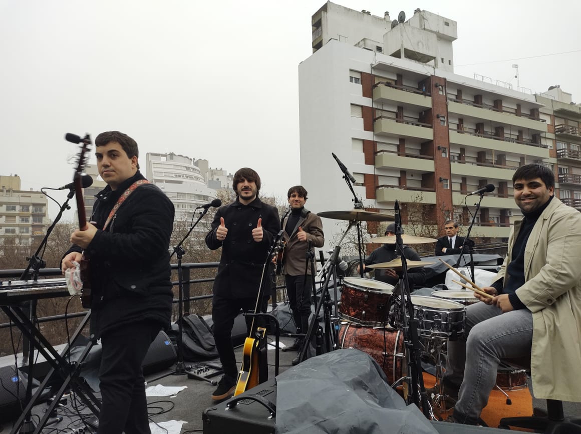 Los Helter Skelter recrearon último show de Los Beatles desde una terraza