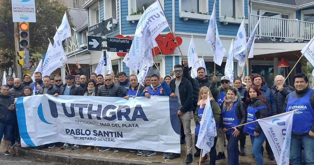 UTHGRA sostiene la protesta en Manolo: «El restaurante tiene mal encuadrados a sus trabajadores»
