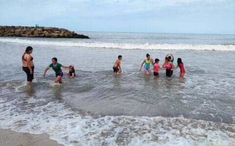 De la Quebrada a la Albufera: estudiantes de escuelas rurales de Tucumán conocieron el mar