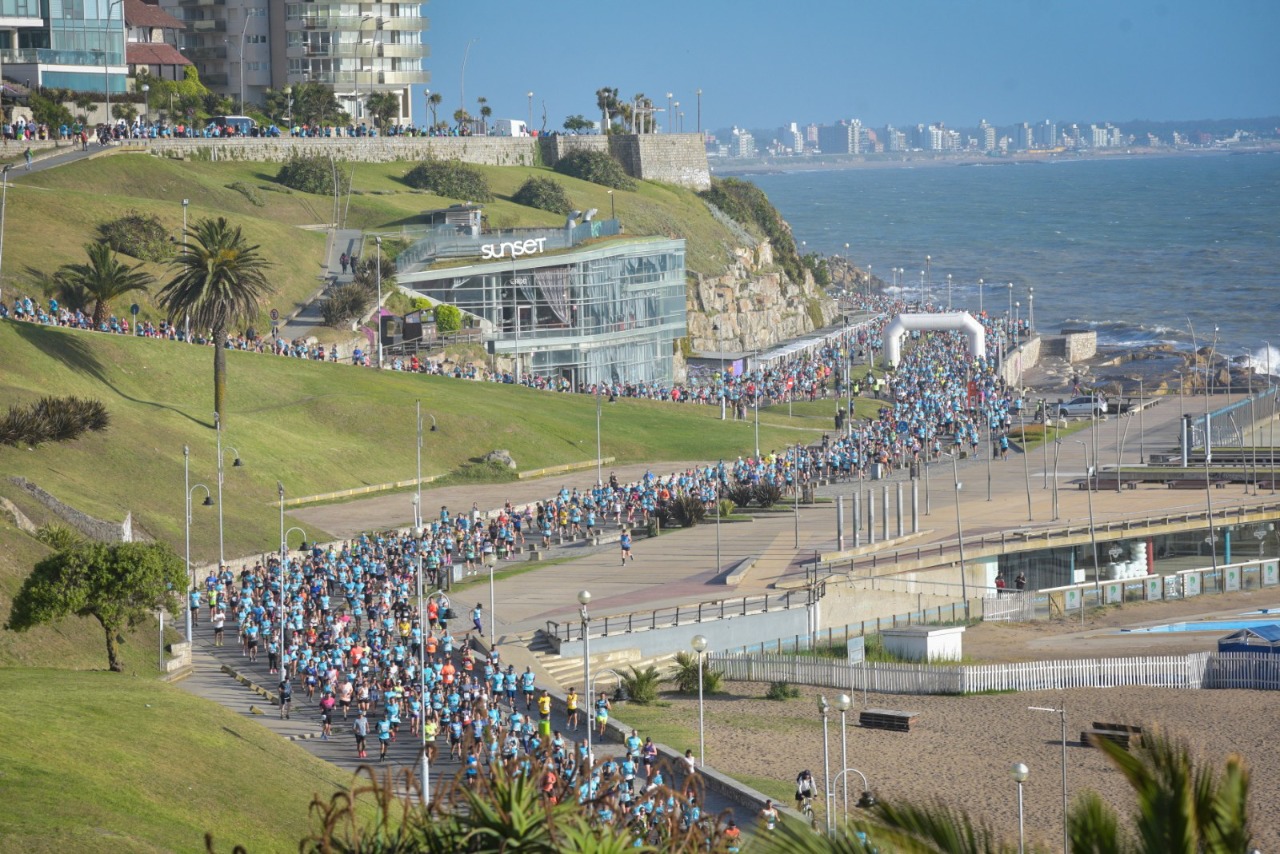 Medio Maratón: Cerca de 10 mil personas corrieron en el circuito costero de Mar del Plata