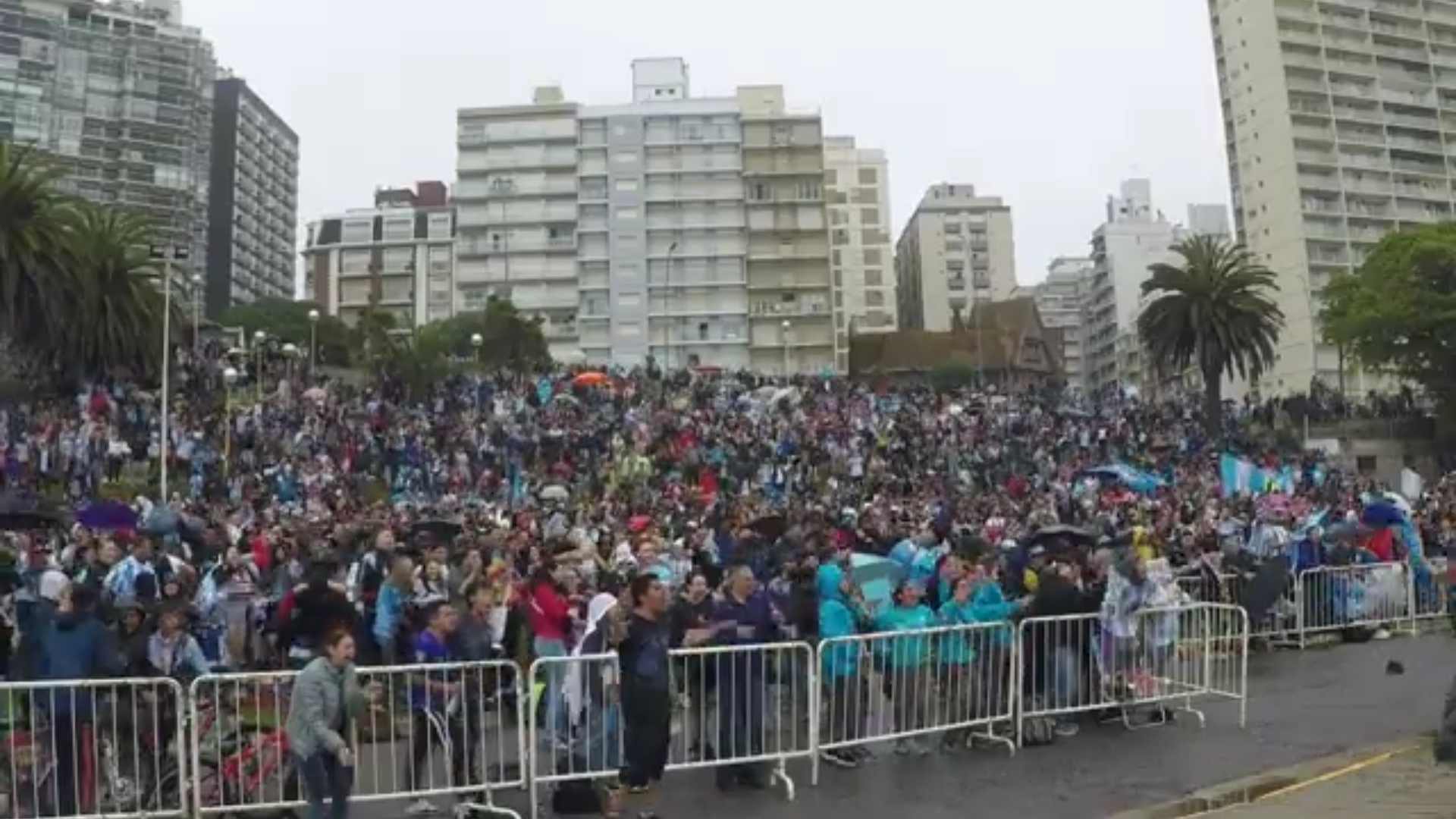 Video: así explotó el Fan Fest en Mar del Plata con los goles de Argentina ante Polonia