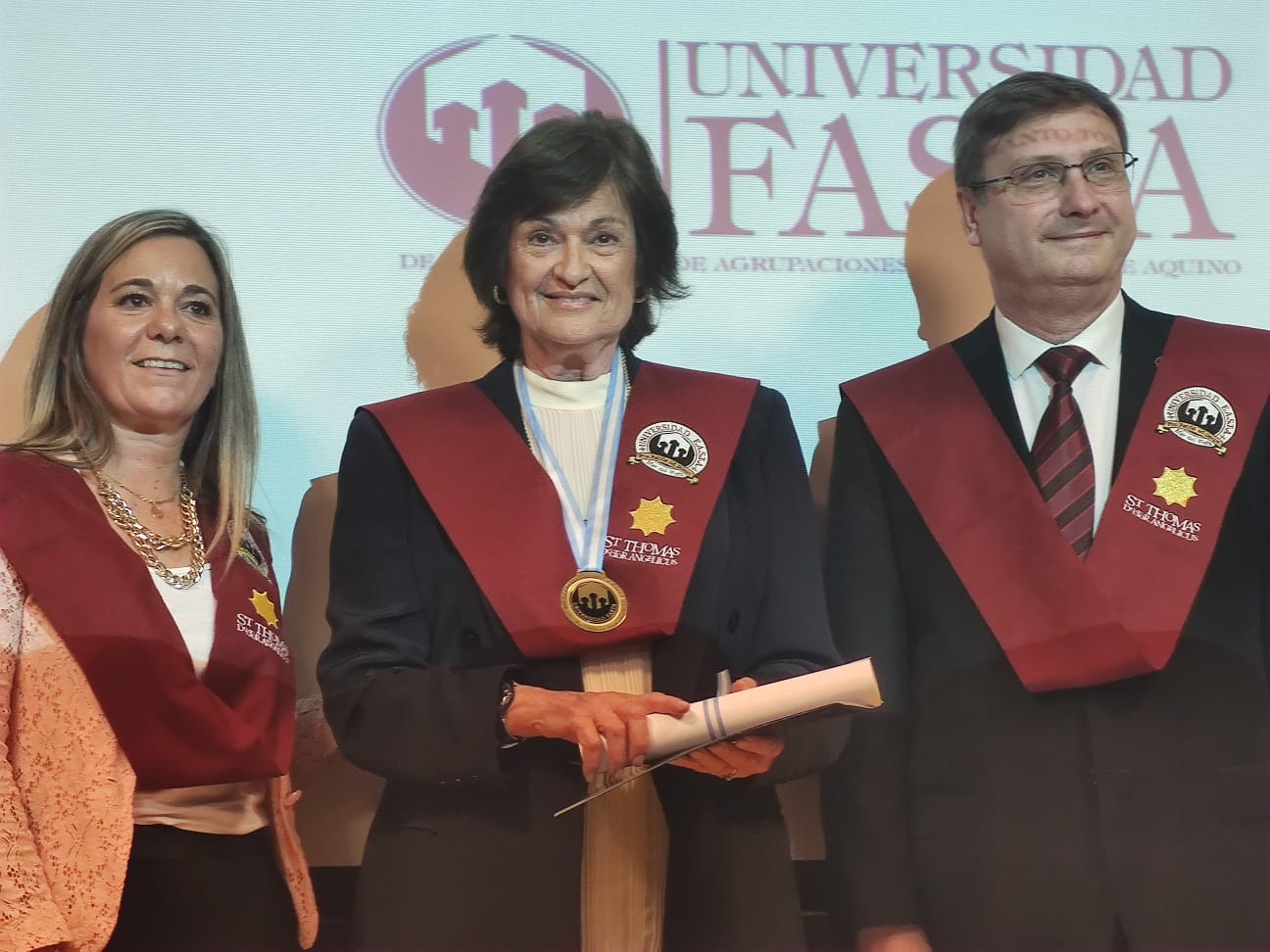 Emotivo reconocimiento a la Dra. María Angélica Gelli, por parte de la Universidad FASTA, en Mar del Plata