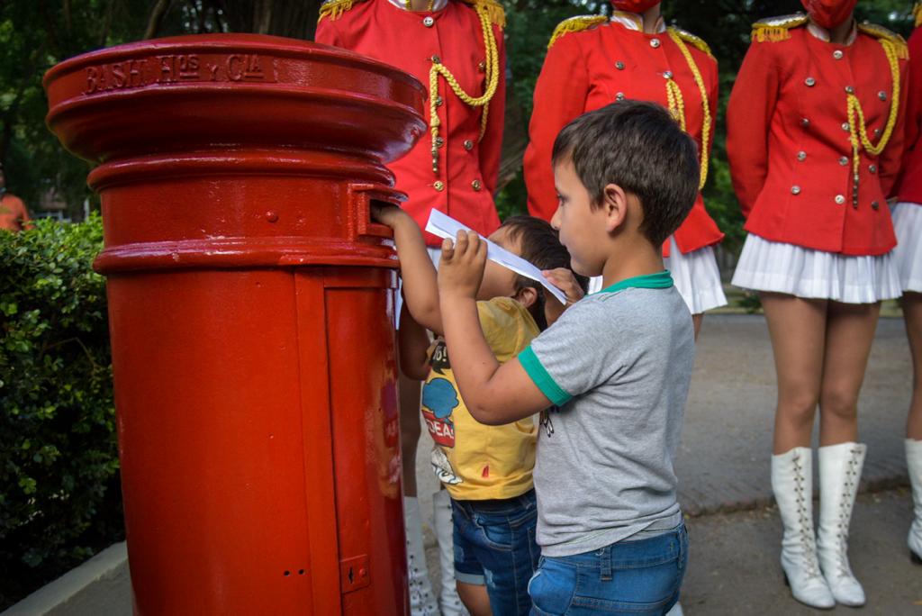 Ya se pueden depositar las cartas dirigidas a Papá Noel en Mar del Plata, Batán y Sierra de los Padres