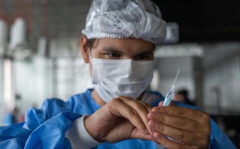 Nueva ola de Covid: “La circulación no está asociada a la mortalidad gracias a las vacunas”