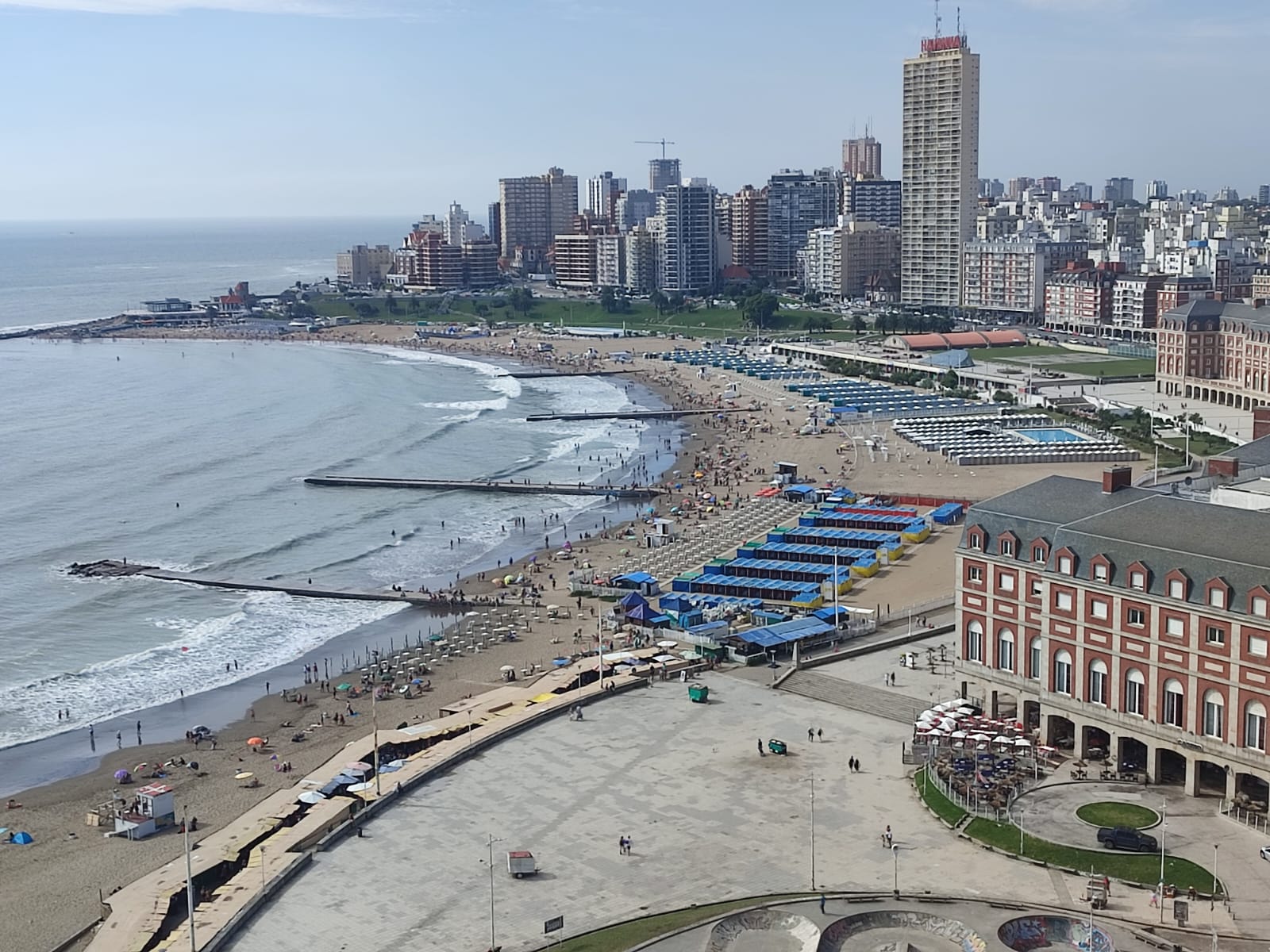 Mar del Plata espera recibir unos 100 mil turistas durante este fin de semana largo
