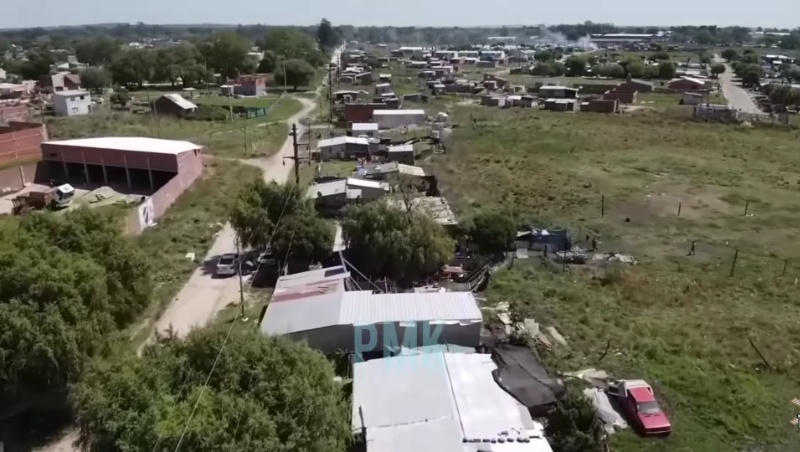 Toma de terrenos del ferrocarril en Mar del Plata y Miramar: preocupación por el avance de viviendas sobre las vías