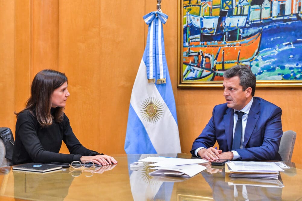 Fernanda Raverta y Sergio Massa e1682418700520