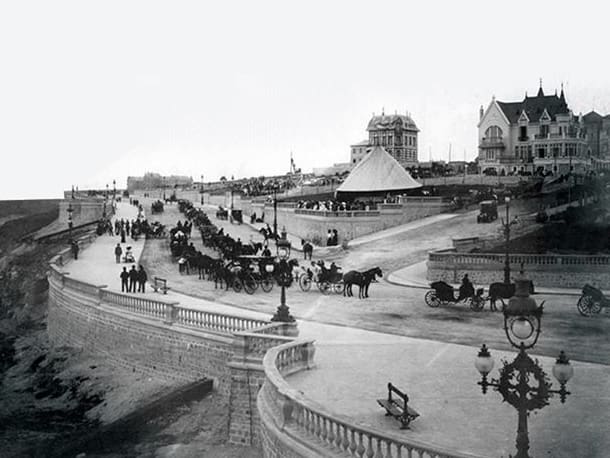 Una cena en el Puerto de Mar del Plata y el hallazgo de un antiguo reglamento de baño de 1888 4 mdp