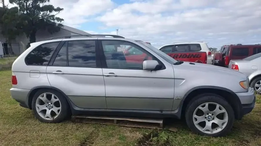 Subastan dos vehículos de alta gama secuestrados en Mar del Plata a evasores fiscales 3 treta2