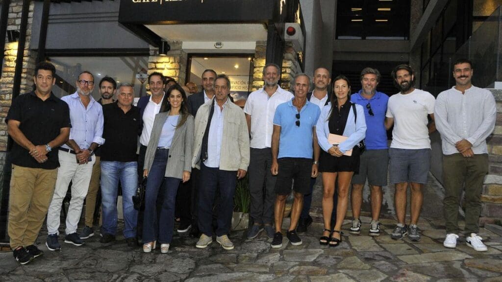 Daniel Scioli impulsa el turismo en Mar del Plata en reunión con empresarios locales 3 scioli