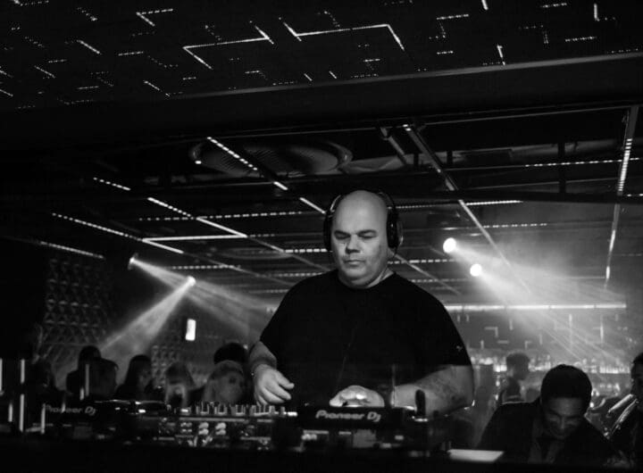 DJ 1