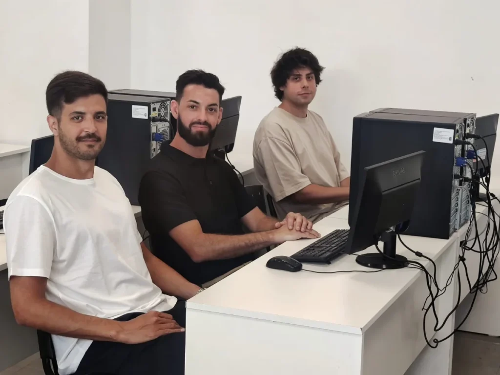 Tres amigos, 200 talleres y una misión: Profesionalizar el servicio técnico desde Mar del Plata 6 mendly1