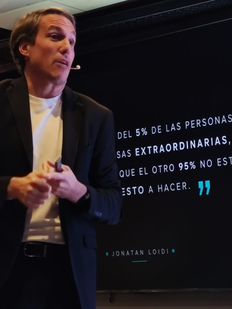 El liderazgo ante el avance tecnológico: la visión de Jonatan Loidi sobre la Inteligencia Aumentada 5 Screenshot 2026 08 21 08 22 33 912 com.miui .gallery 01