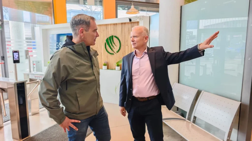 Agustín Neme recorrió GSA BPO y destacó el desarrollo tecnológico con impacto laboral en Mar del Plata 5 WhatsApp Image 2026 09 30 at 10.13.28 AM editado